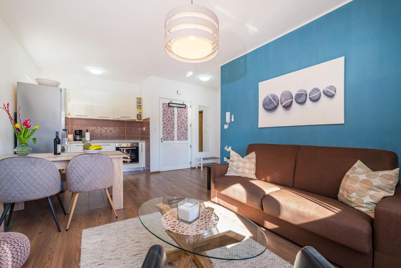 Apartment Karla Zadar Exteriör bild