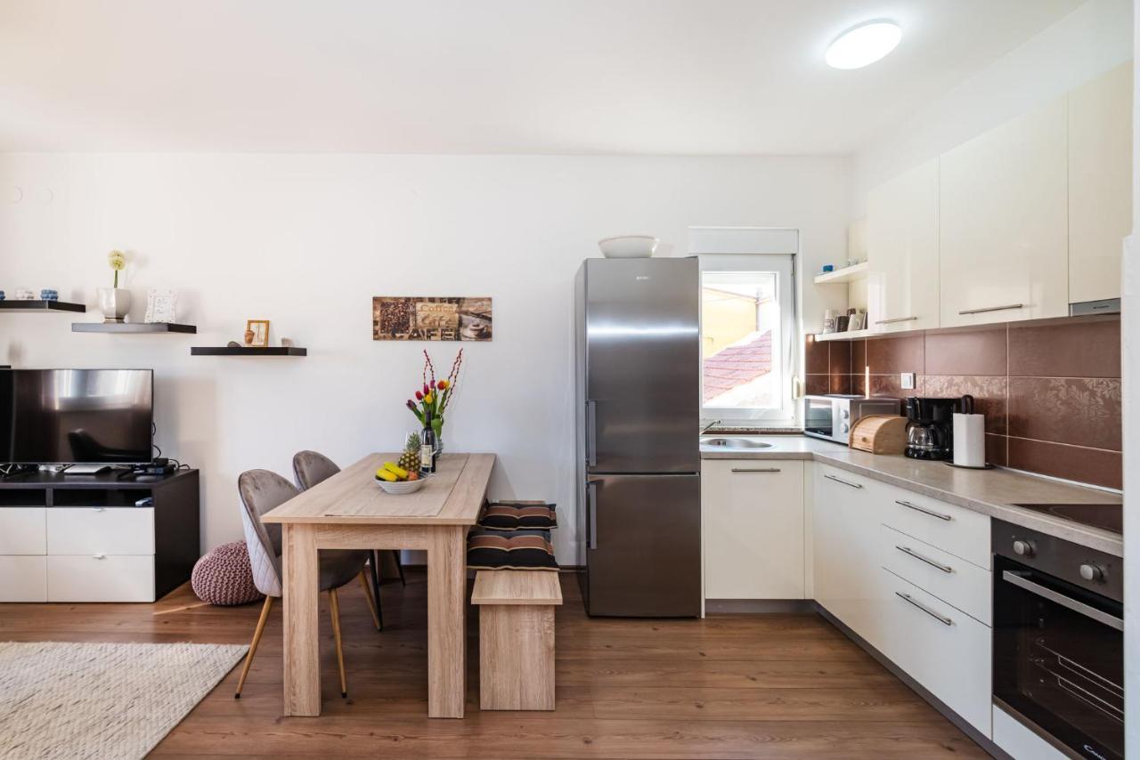 Apartment Karla Zadar Exteriör bild